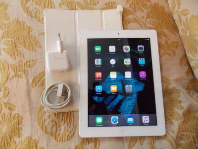 Лот: 7544274. Фото: 1. Apple new iPad 3 16 GB WiFi. Планшеты