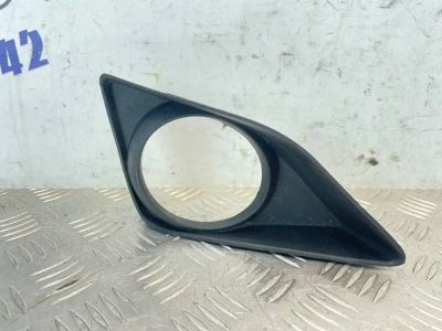 Лот: 25065091. Фото: 1. рамка противотуманной фары toyota... Двигатель и элементы двигателя