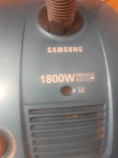 Лот: 19343382. Фото: 1. Пылесос samsung 1800w. Пылесосы, паровые швабры