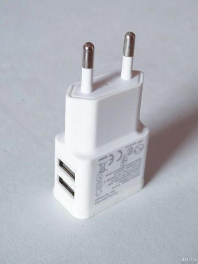 Лот: 18546070. Фото: 1. Зарядное устройство 2xUSB белый... Зарядные устройства, блоки питания, адаптеры сетевые для смартфонов