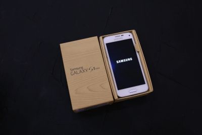 Лот: 14364783. Фото: 1. Samsung S5 mini. Смартфоны