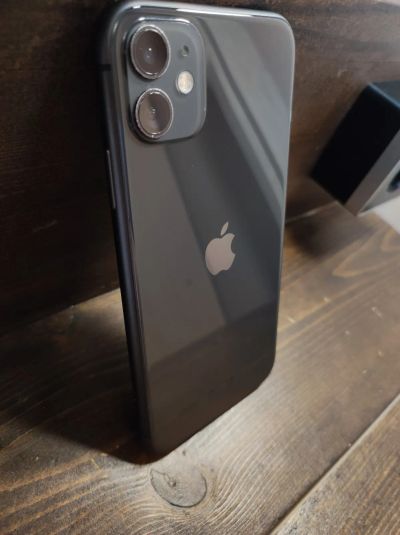 Лот: 21425235. Фото: 1. iPhone 11 64gb black. Смартфоны
