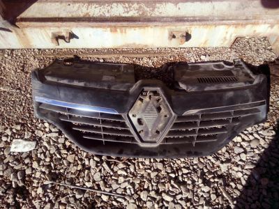 Лот: 7157688. Фото: 1. Продам решетку радиатора Renault... Кузов