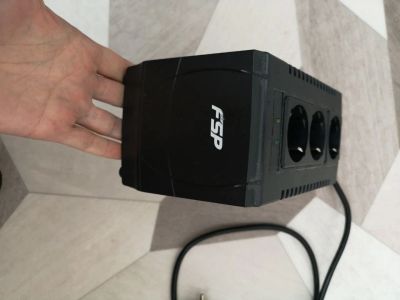 Лот: 16069593. Фото: 1. Стабилизатор напряжения FSP Power... Стабилизаторы напряжения, ЛАТР