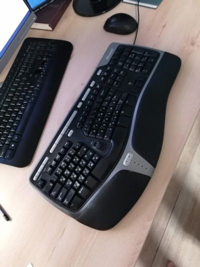 Лот: 17155883. Фото: 1. Microsoft Natural Ergonomic Keyboard... Клавиатуры и мыши