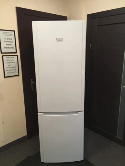Лот: 15784511. Фото: 1. Холодильник Hotpoint Ariston HDM118. Холодильники, морозильные камеры