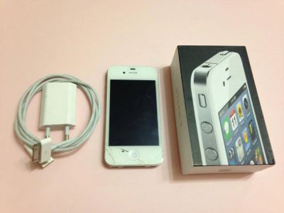 Лот: 4901096. Фото: 1. Iphone 4 16 Gb white. Смартфоны