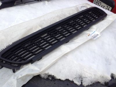 Лот: 7021062. Фото: 1. Решетка в бампер VW POLO. Кузов