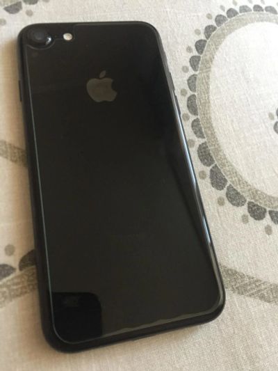 Лот: 10830810. Фото: 1. Продам iPhone 7. Оригинал. Смартфоны