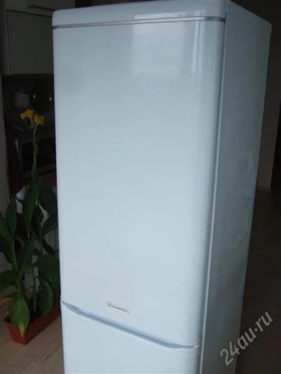 Лот: 2168784. Фото: 1. холодильник ARISTON двухкамерный. Холодильники, морозильные камеры