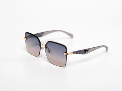 Лот: 21773814. Фото: 1. Очки Burberry. Очки солнцезащитные