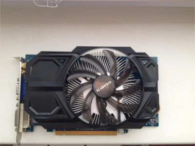 Лот: 11087015. Фото: 1. Radion R7 250 Gigabyte 2Gb GDDR3... Видеокарты