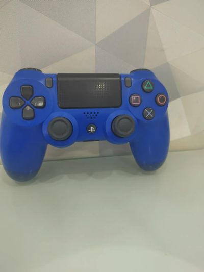 Лот: 15917955. Фото: 1. Ориг Dualshock 4 ps4 геймпад джостик. Аксессуары для игровых приставок, консолей, геймпады