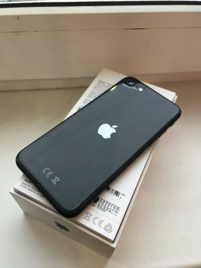 Лот: 16766119. Фото: 1. Apple iPhone SE 2020 4-дневный. Смартфоны
