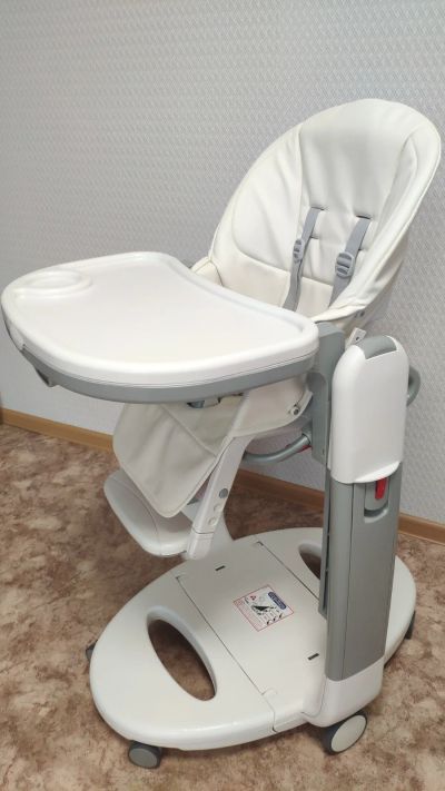 Лот: 16926345. Фото: 1. Стул для кормления Peg Perego... Другое (кормление и уход, гигиена)