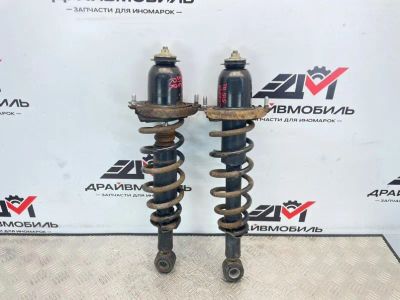 Лот: 25718019. Фото: 1. стойки toyota corolla ZZE120. Двигатель и элементы двигателя