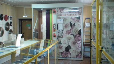Лот: 5334113. Фото: 1. Стеллаж-витрина купе для мебельных... Торговое
