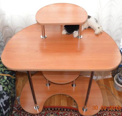 Лот: 3232094. Фото: 1. компьютерный стол. Компьютерные и письменные столы