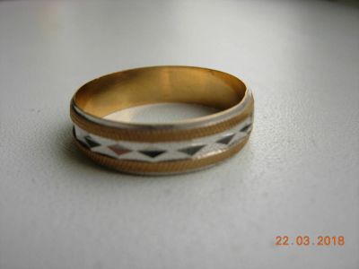 Лот: 11226265. Фото: 1. Кольцо рифлёное 750 проба, родиевое... Кольца, перстни