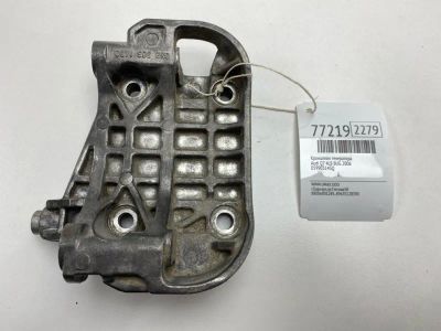 Лот: 21109959. Фото: 1. Кронштейн генератора Audi Q7 2006... Кузов
