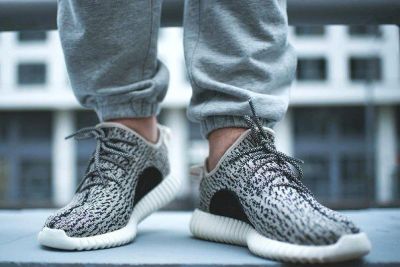 Лот: 7395955. Фото: 1. Adidas Yeezy Boost. 42 размер... Кеды, кроссовки, слипоны