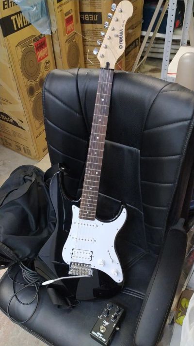 Лот: 20660240. Фото: 1. Электрогитара Yamaha EG 112-состояние... Гитары