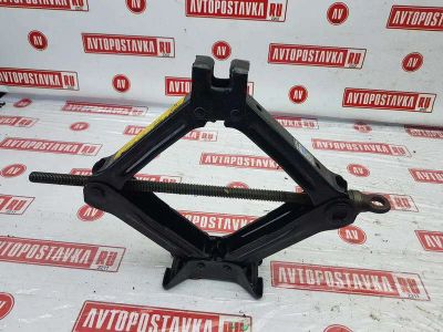 Лот: 20902349. Фото: 1. Домкрат 1100 кг Subaru (б/у). Двигатель и элементы двигателя