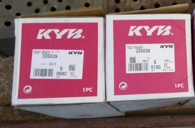 Лот: 23904833. Фото: 1. Стойки задние комплект KYB для... Ходовая, подвеска, рулевое управление