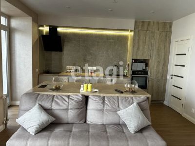 Лот: 21045541. Фото: 1. Продам 2-комн. кв. 60.9 кв.м... Квартиры, студии
