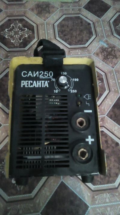 Лот: 11461022. Фото: 1. Сварочный аппарат Ресанта 250. Сварочные аппараты