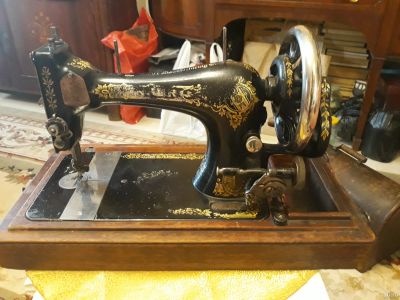 Лот: 13375767. Фото: 1. Швейная машинка Зингер 19 век. Предметы интерьера и быта