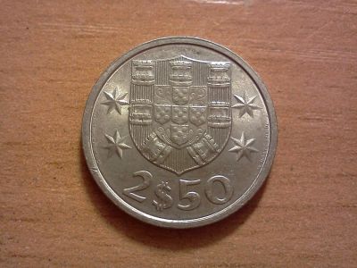 Лот: 6386298. Фото: 1. 2,50 эскудо португалия. Европа