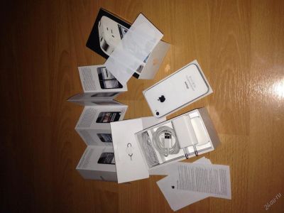 Лот: 4002994. Фото: 1. iphone 4 white 8gb. Смартфоны