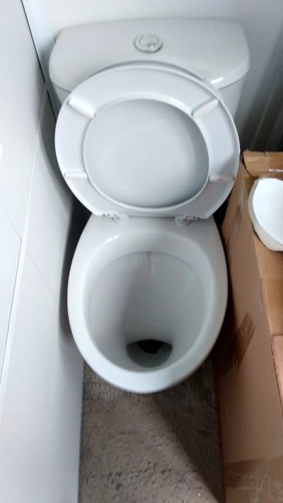 Лот: 25525229. Фото: 1. Унитаз от застройщика. Унитазы, биде