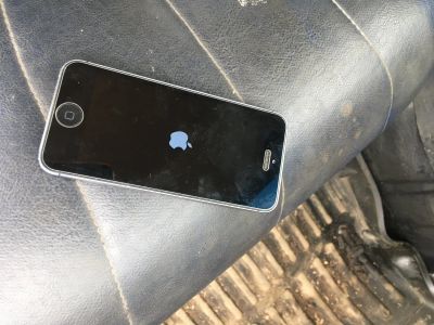 Лот: 16197645. Фото: 1. Продам iPhone 5 16гб. Защитные стёкла, защитные плёнки