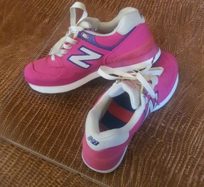 Лот: 24932400. Фото: 1. Кроссовки New Balance 574. размер... Кеды, кроссовки, слипоны