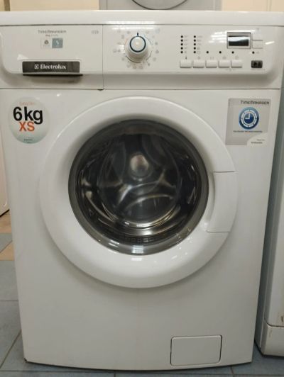 Лот: 24302813. Фото: 1. Стиральная машина Electrolux EWS106410W... Запчасти для остальной бытовой техники