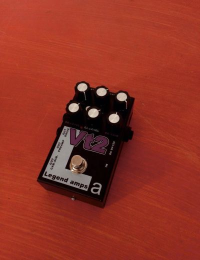Лот: 15968672. Фото: 1. AMT Vt2 Legend Amps Preamp гитарный... Гитарные эффекты и комбоусилители