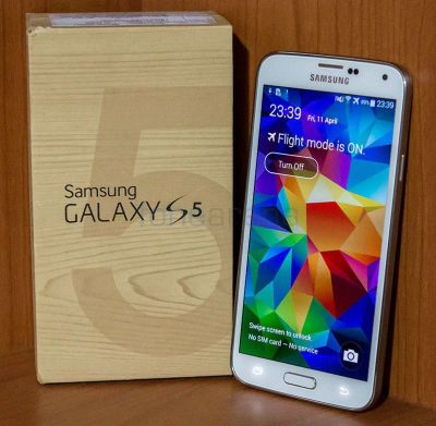 Лот: 4900210. Фото: 1. Samsung Galaxy S5 Android Phone... Кнопочные мобильные телефоны