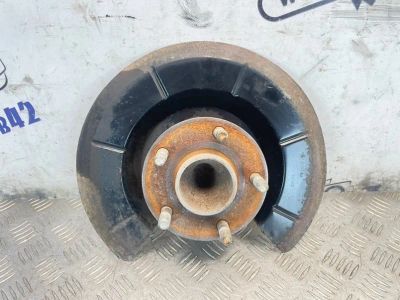 Лот: 25305358. Фото: 1. ступица Ford Focus CB8. Двигатель и элементы двигателя