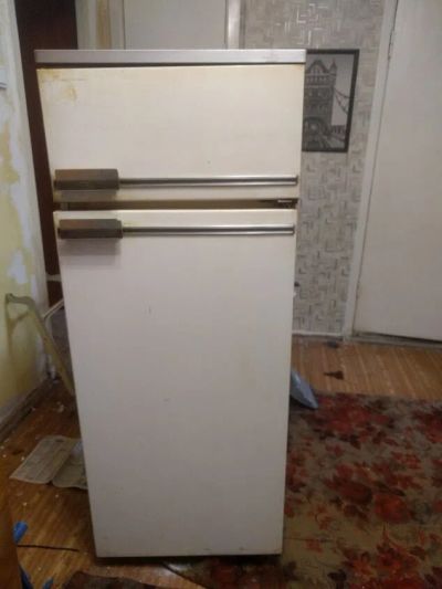 Лот: 10498015. Фото: 1. Продам холодильник бирюра. Полностью... Холодильники, морозильные камеры