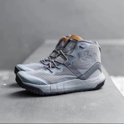 Лот: 25674577. Фото: 1. Кроссовки Under Armour. Кеды, кроссовки, слипоны
