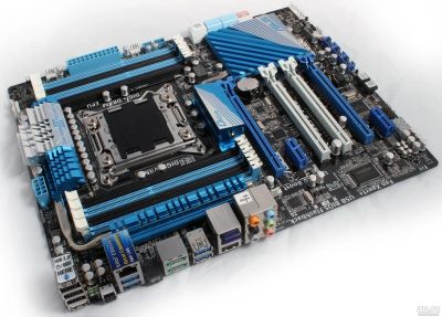 Лот: 13821757. Фото: 1. ASUS P9X79 PRO + i7-3930K. Материнские платы