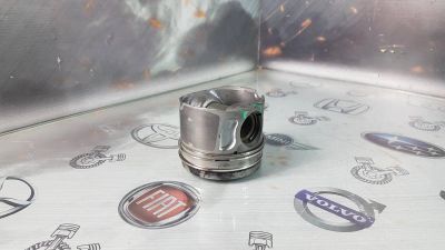 Лот: 23584648. Фото: 1. Поршень Land Rover Discovery 306DT... Двигатель и элементы двигателя