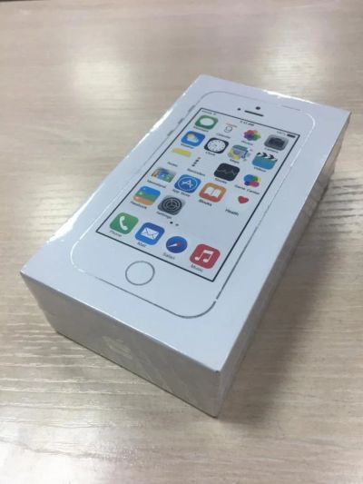 Лот: 8411706. Фото: 1. iPhone 5s Silver 16Gb, LTE, Восстановленный. Смартфоны