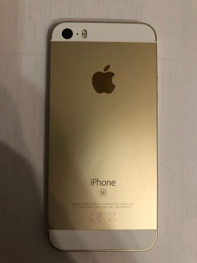 Лот: 17021466. Фото: 1. Apple iPhone se. Смартфоны