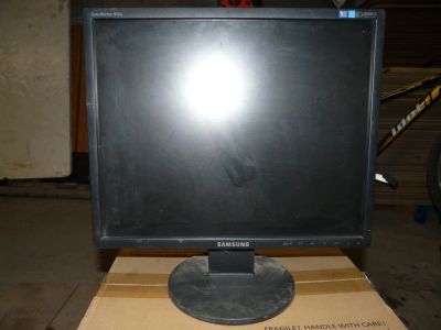 Лот: 9487178. Фото: 1. монитор samsung 19 дюймов. ЖК-мониторы