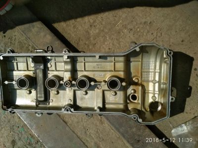Лот: 11504269. Фото: 1. Клапанная крышка Мазда 3 (2006г... Двигатель и элементы двигателя