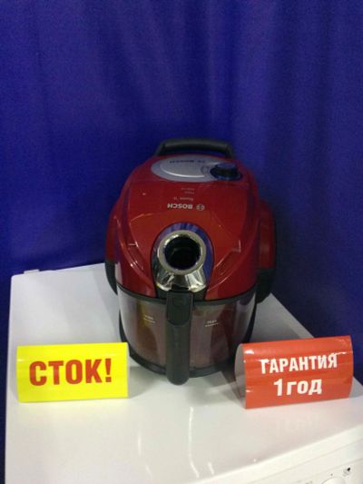 Лот: 15047025. Фото: 1. Пылесос с контейнером для пыли... Пылесосы, паровые швабры