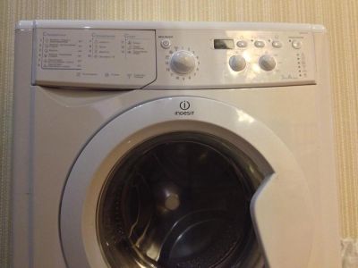 Лот: 4089205. Фото: 1. Стиральная машина Indesit 1000... Стиральные машины